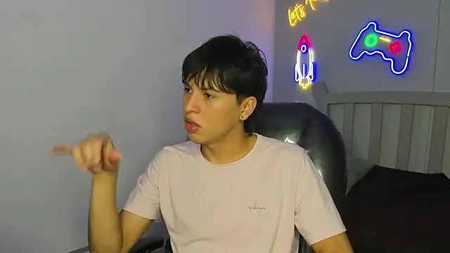 StiwenTwink online show from October 2025 03:08:02 PM