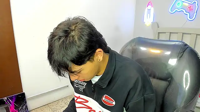 StiwenTwink online show from October 2025 02:31:01 PM