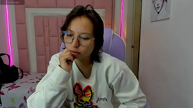 Snapshot of Klaret_Toy chatting on June 2026 08:22:02 PM Klaret Toy online show from June 2026 08:22:02 PM