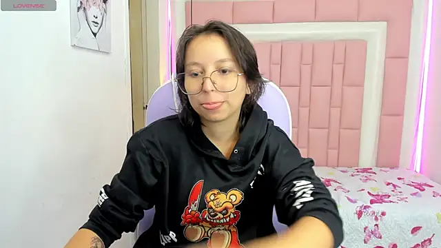 Snapshot of Klaret_Toy chatting on July 2026 07:27:02 PM Klaret Toy online show from July 2026 07:27:02 PM