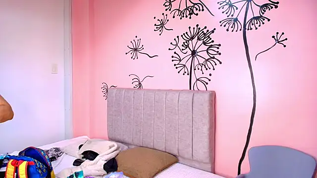 Snapshot of scarlet_milf_ chatting on October 2025 08:18:01 PM scarlet milf online show from October 2025 08:18:01 PM