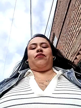 Italia 12 online show from November 2025 09:15:01 PM