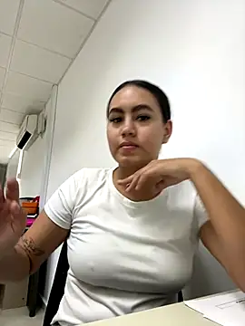 Snapshot of Sofi_kim_ chatting on October 2025 05:48:02 PM Sofi kim online show from October 2025 05:48:02 PM