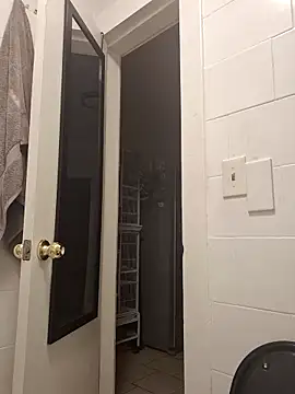 Curious9884 online show from October 2025 10:35:01 AM