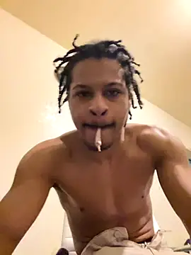 Snapshot of VibeTheArtist chatting on October 2025 01:28:01 AM VibeTheArtist online show from October 2025 01:28:01 AM