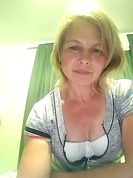 Snapshot of Masha412111 chatting on July 2026 08:46:02 PM Masha412111 online show from July 2026 08:46:02 PM