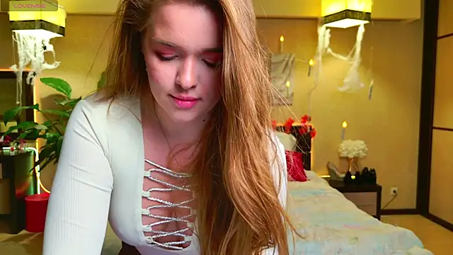 EmilyWhispers online show from October 2025 07:44:01 PM