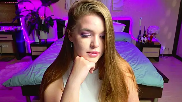 Snapshot of EmilyWhispers chatting on May 2026 08:58:01 PM EmilyWhispers online show from May 2026 08:58:01 PM