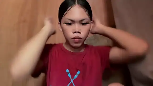 Snapshot of ella_foxtrot chatting on November 2025 03:17:01 AM ella foxtrot online show from November 2025 03:17:01 AM