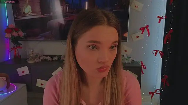 JulieLupo online show from March 2026 06:40:02 AM