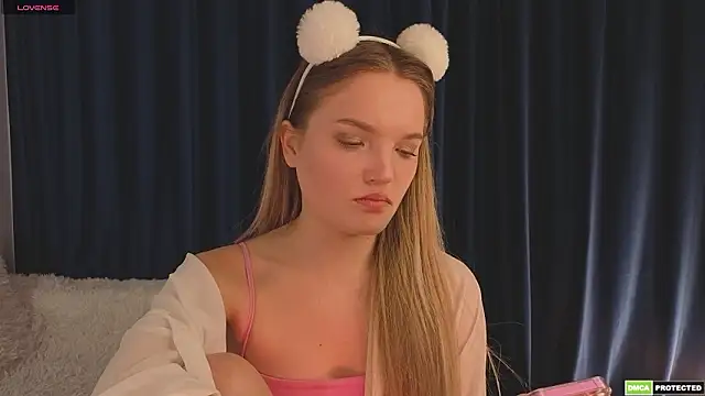 JulieLupo online show from March 2026 06:19:02 AM