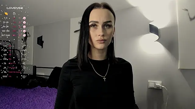 Lisa  Johnson online show from November 2025 08:52:01 PM