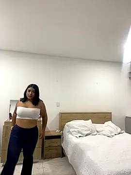 Snapshot of AryRose_ chatting on October 2025 12:41:01 AM AryRose online show from October 2025 12:41:01 AM