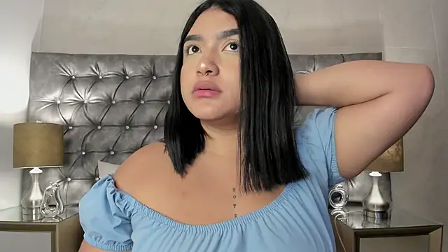 Snapshot of AryRose_ chatting on October 2025 12:30:02 PM AryRose online show from October 2025 12:30:02 PM