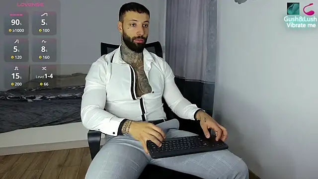 MasculineGuy99 online show from October 2025 05:15:01 AM