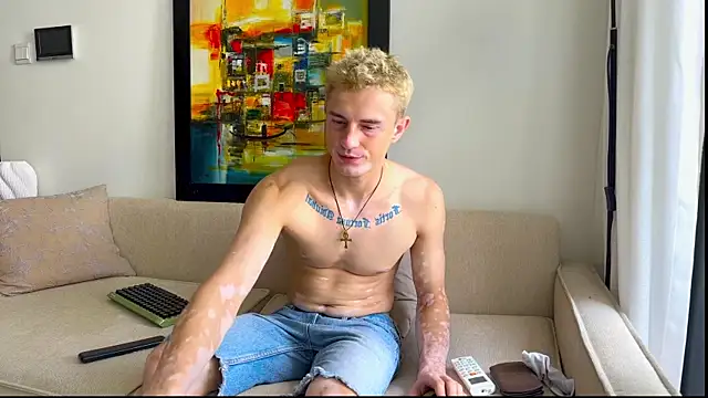 YummyGann online show from November 2025 05:00:02 AM