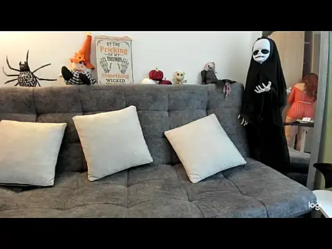 Bombom18  online show from October 2025 02:26:01 PM