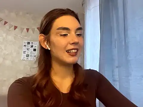 TeresitaLish online show from October 2025 02:06:02 PM