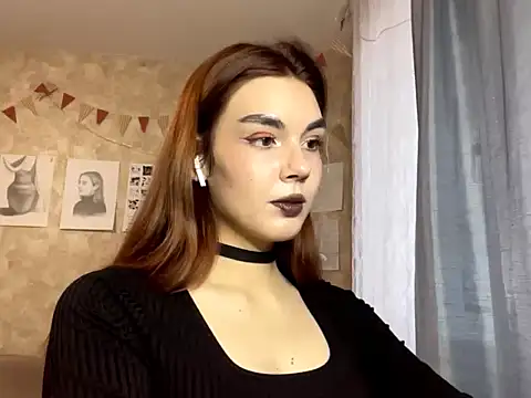 TeresitaLish online show from October 2025 02:07:02 PM