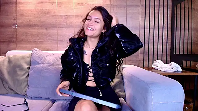 Matti sofia  online show from February 2026 11:17:01 AM