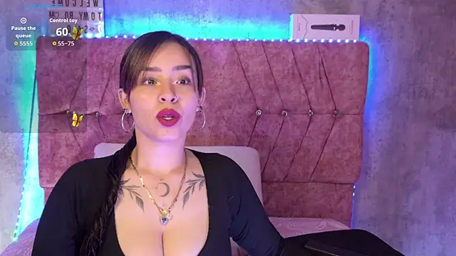 Snapshot of Mia_lopez_1 chatting on June 2026 08:23:01 AM Mia lopez 1 online show from June 2026 08:23:01 AM