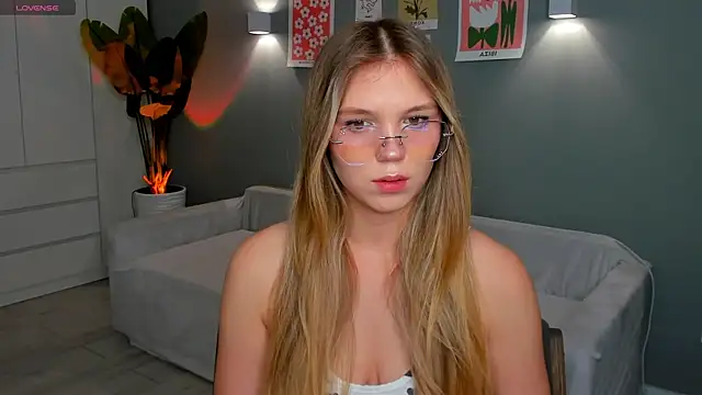 linakorvin online show from November 2025 01:31:01 PM