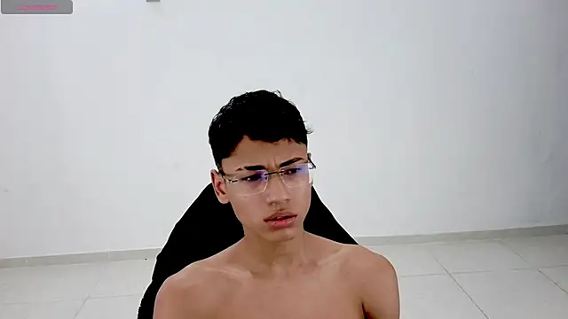 Im david02 online show from April 2026 04:00:01 PM