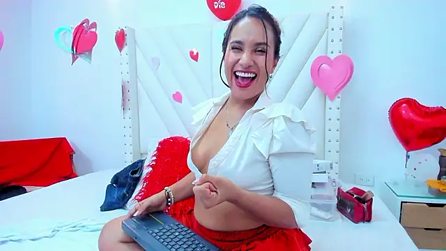 Emilysweet2 online show from February 2026 06:03:02 PM