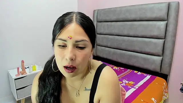 lorerivas online show from November 2025 02:05:01 PM