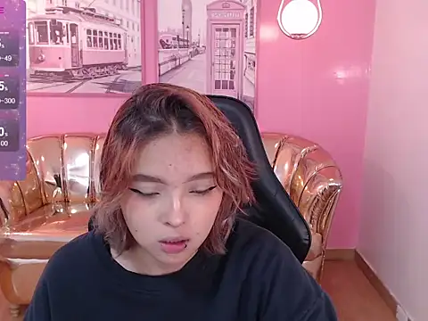 mia foster t online show from October 2025 12:02:02 PM