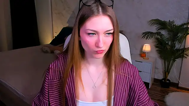 AngelAnabelle online show from December 2025 02:01:02 PM