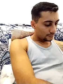 gooddboy01 online show from October 2025 06:29:02 PM