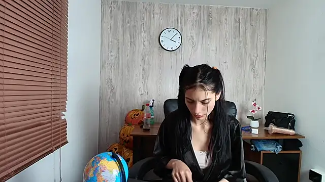 brandy danger online show from October 2025 09:07:01 AM