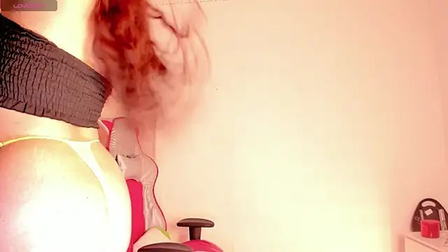 Snapshot of clover_tter_ chatting on October 2025 12:41:02 AM clover tter online show from October 2025 12:41:02 AM