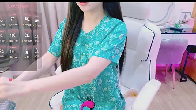 Snapshot of _Aria_Moonie chatting on June 2026 03:31:02 AM Aria Moonie online show from June 2026 03:31:02 AM