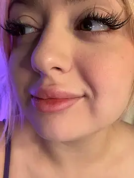 KellyMoors online show from April 2026 01:33:01 AM