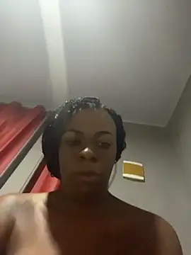 Priihmedeiros online show from April 2026 09:03:02 AM