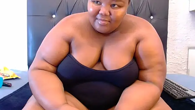 LadyBear2002 online show from March 2026 12:11:01 PM