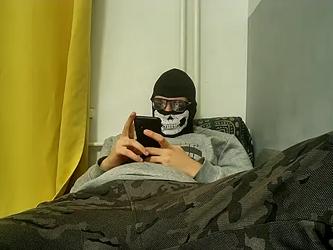 nofaceking20 online show from October 2025 05:12:01 PM