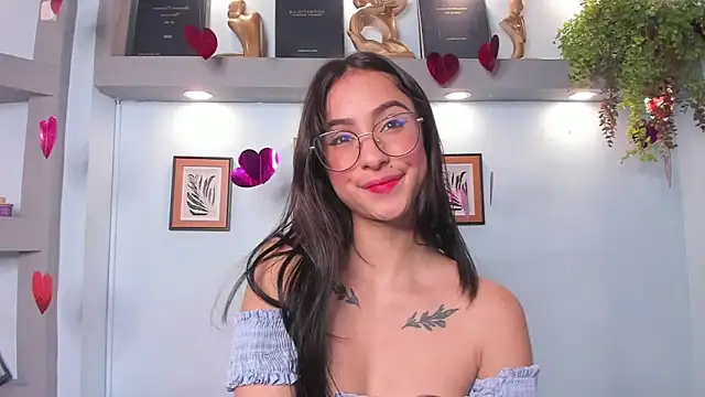 Alana Martinez  online show from February 2026 07:56:01 PM