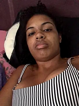 Lorennapires online show from October 2025 09:17:04 AM