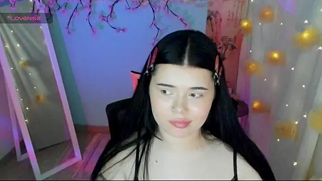 Mona Esty online show from August 2026 09:04:01 AM