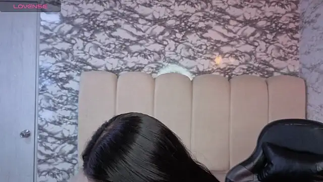 Snapshot of Dayan_v_ chatting on January 2026 08:10:02 PM Dayan v online show from January 2026 08:10:02 PM