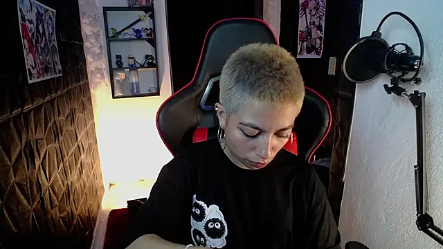 lunarichy22 online show from November 2025 07:47:02 PM