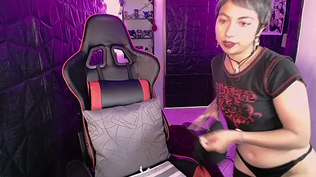 lunarichy22 online show from February 2026 10:17:02 PM