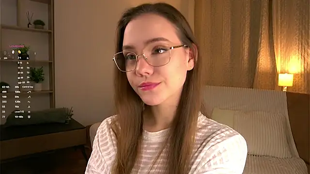 Snapshot of SweetSaraPie chatting on March 2026 06:03:01 PM SweetSaraPie online show from March 2026 06:03:01 PM