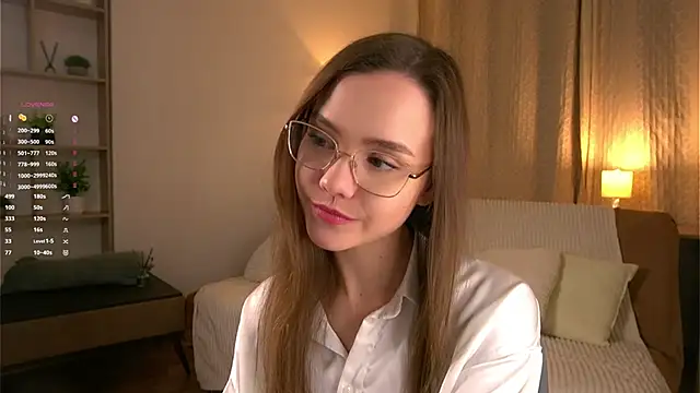 Snapshot of SweetSaraPie chatting on April 2026 07:03:02 PM SweetSaraPie online show from April 2026 07:03:02 PM