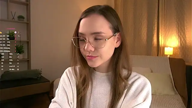 Snapshot of SweetSaraPie chatting on April 2026 06:12:02 PM SweetSaraPie online show from April 2026 06:12:02 PM