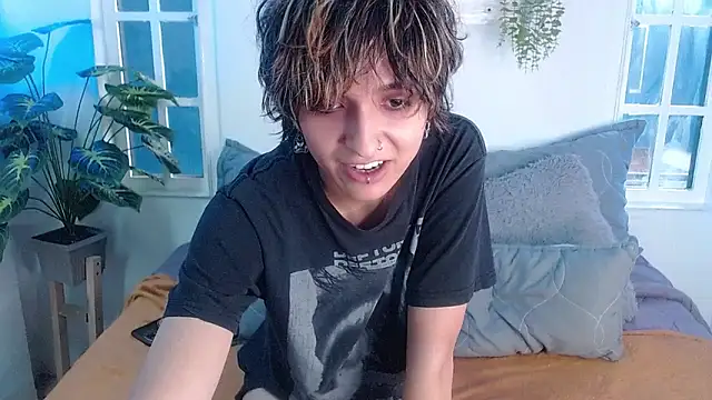 Snapshot of noellee__ chatting on October 2025 01:31:01 PM noellee online show from October 2025 01:31:01 PM