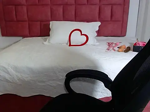 sweetsubmisaxox online show from October 2025 02:28:02 PM